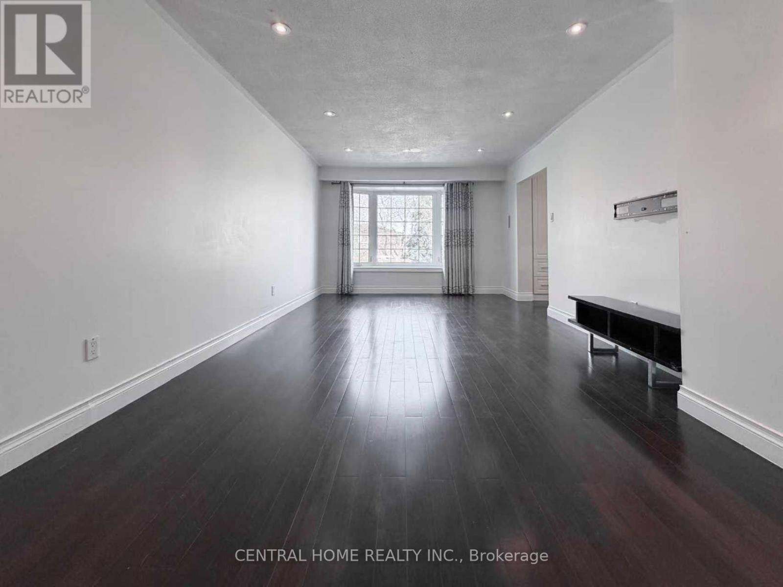 Main - 11 TINETA CRESCENT Image 3