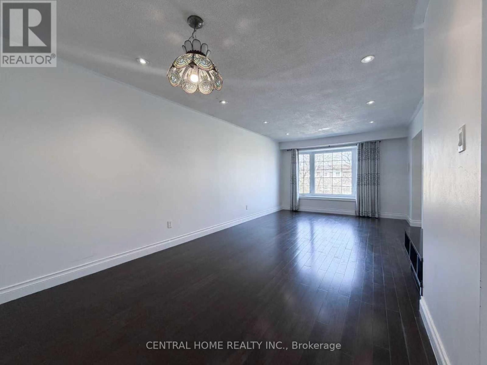 Main - 11 TINETA CRESCENT Image 4