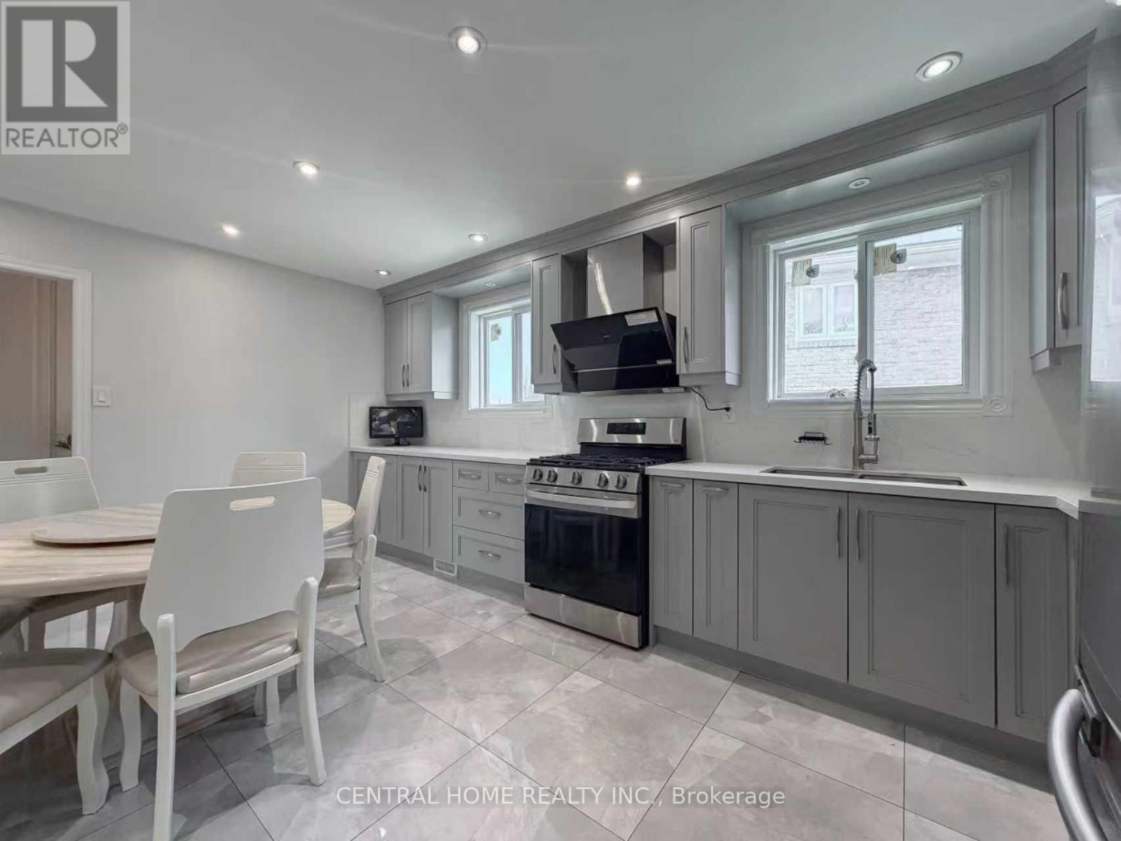 Main - 11 TINETA CRESCENT Image 9