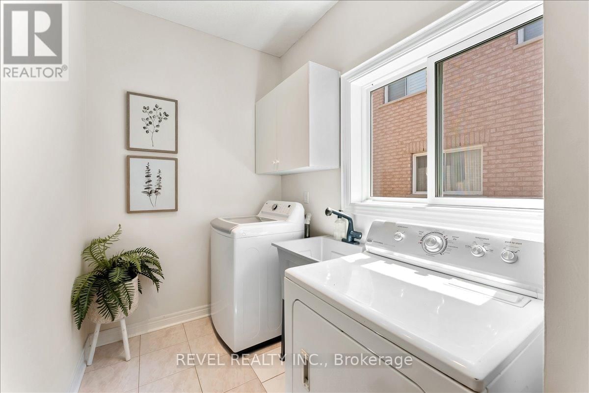 30 LINDERWOOD DRIVE Image 17