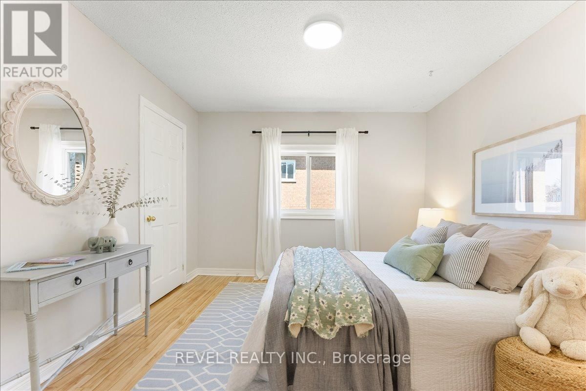 30 LINDERWOOD DRIVE Image 25