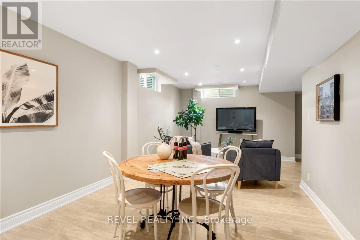 30 LINDERWOOD DRIVE Image 28