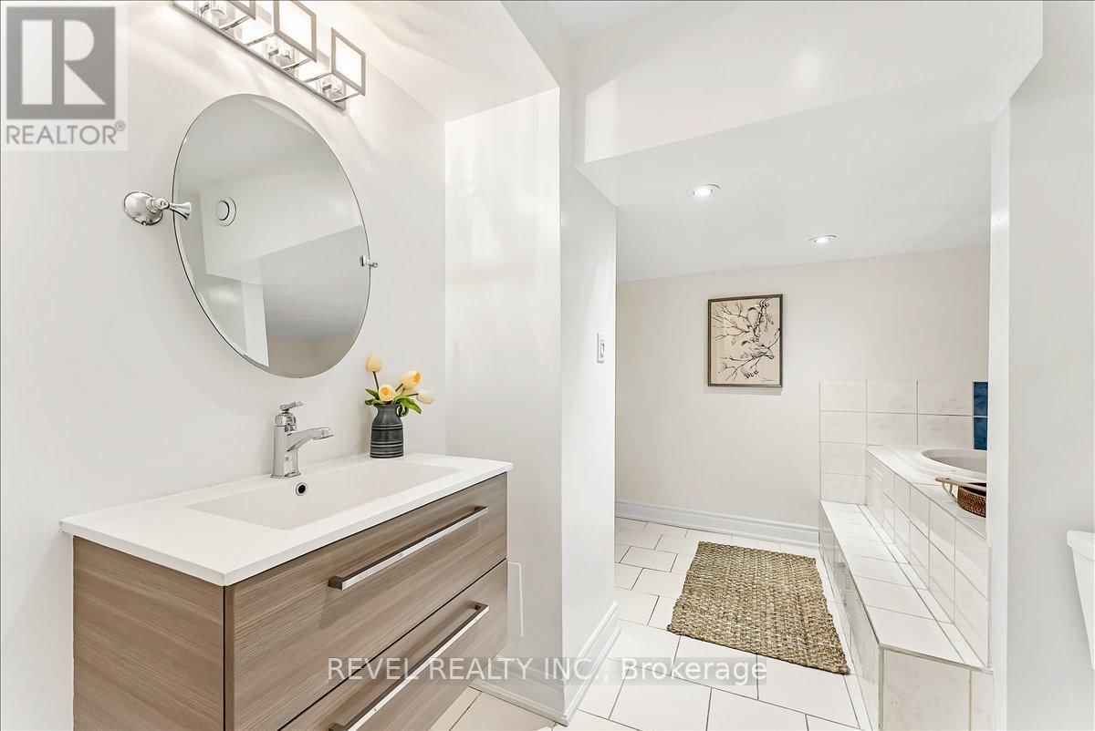 30 LINDERWOOD DRIVE Image 31