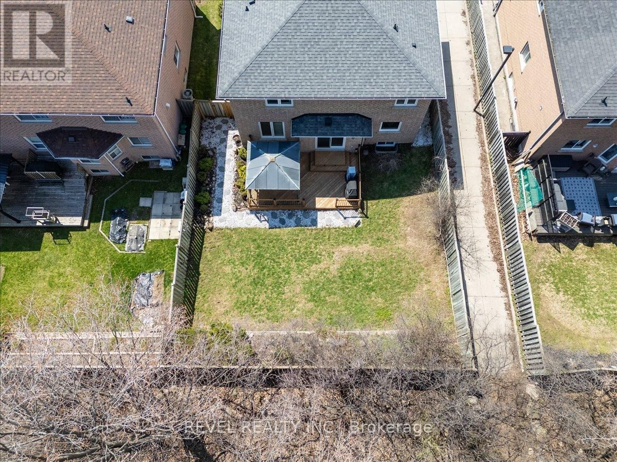 30 LINDERWOOD DRIVE Image 36