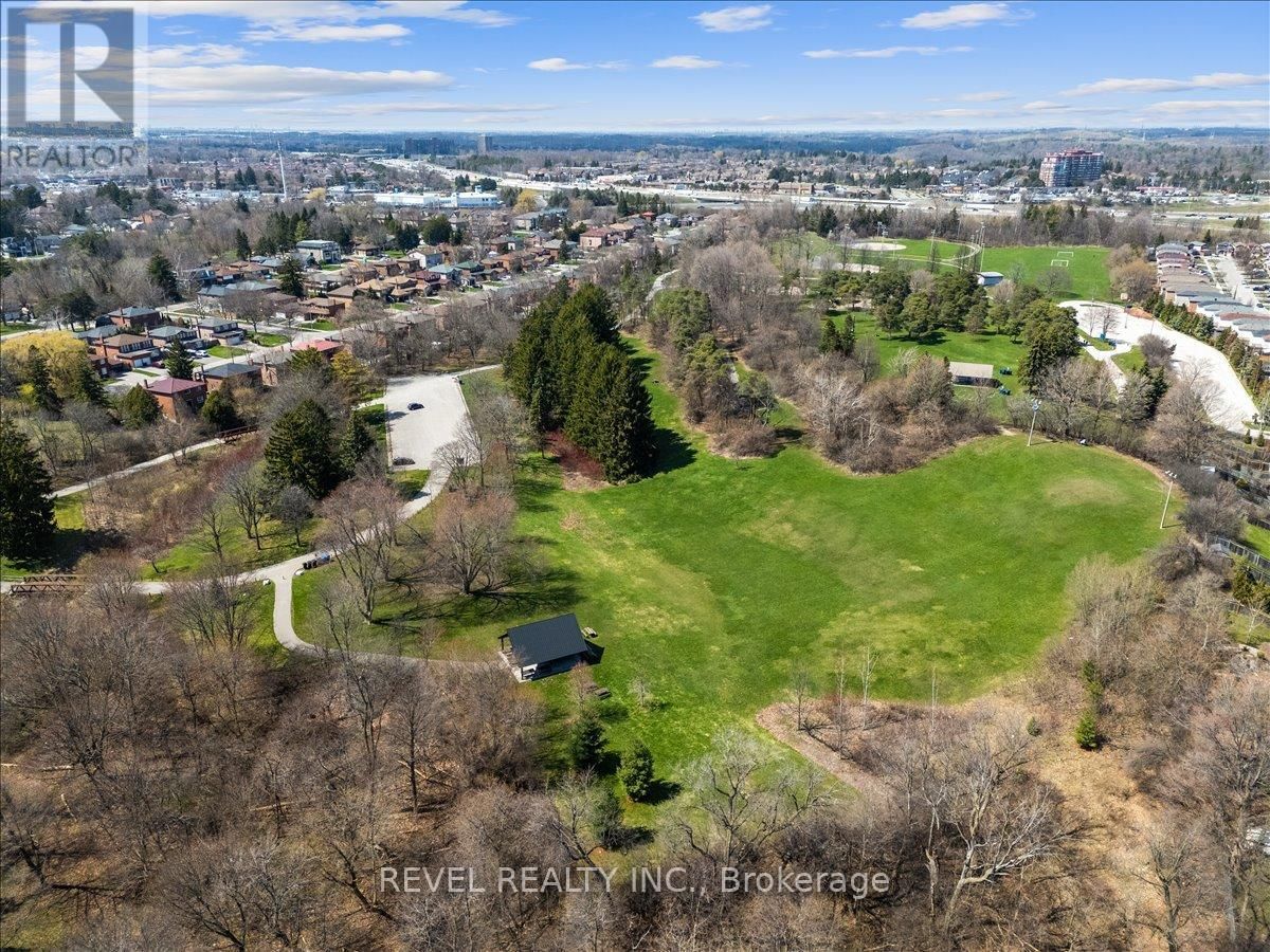 30 LINDERWOOD DRIVE Image 41