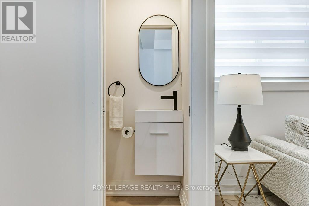 55 RHODES AVENUE Image 10