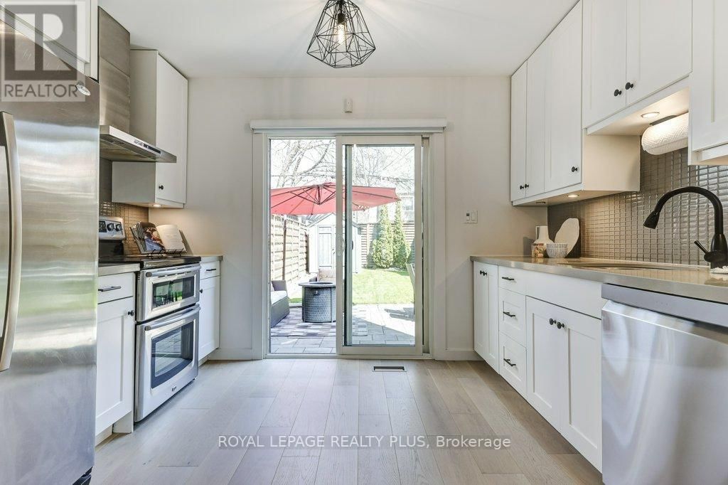 55 RHODES AVENUE Image 14