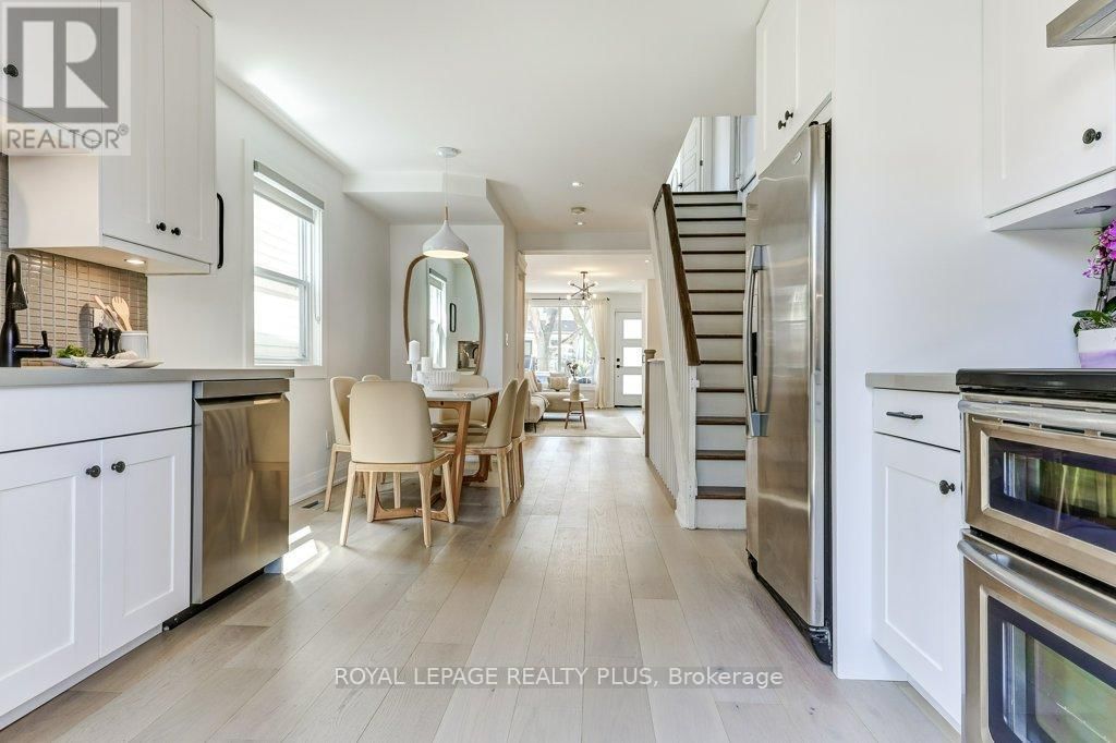 55 RHODES AVENUE Image 17