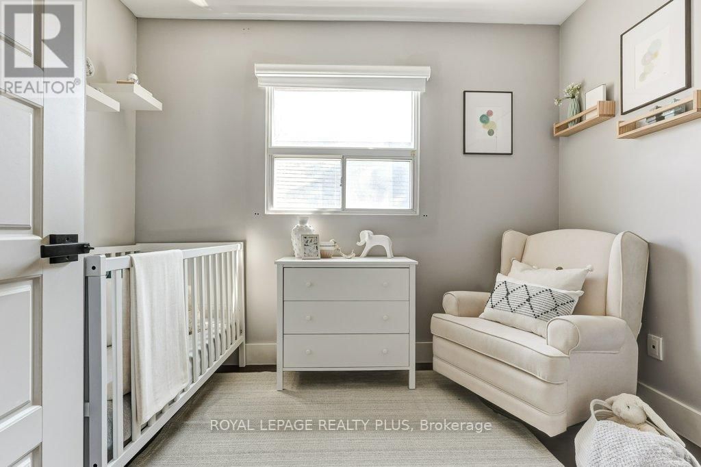 55 RHODES AVENUE Image 19