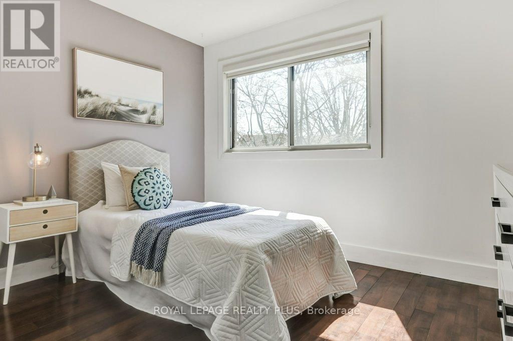 55 RHODES AVENUE Image 21