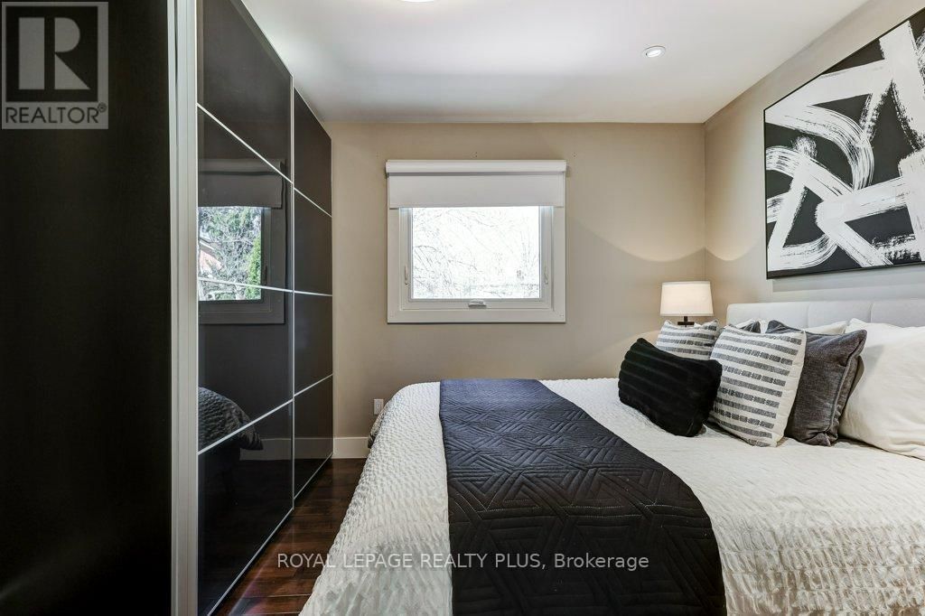 55 RHODES AVENUE Image 24