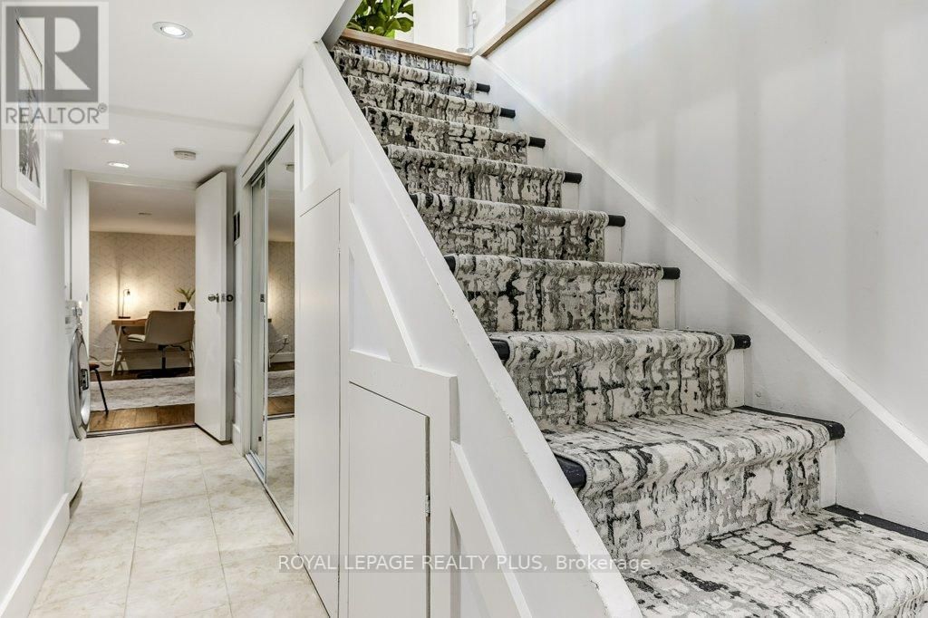 55 RHODES AVENUE Image 26