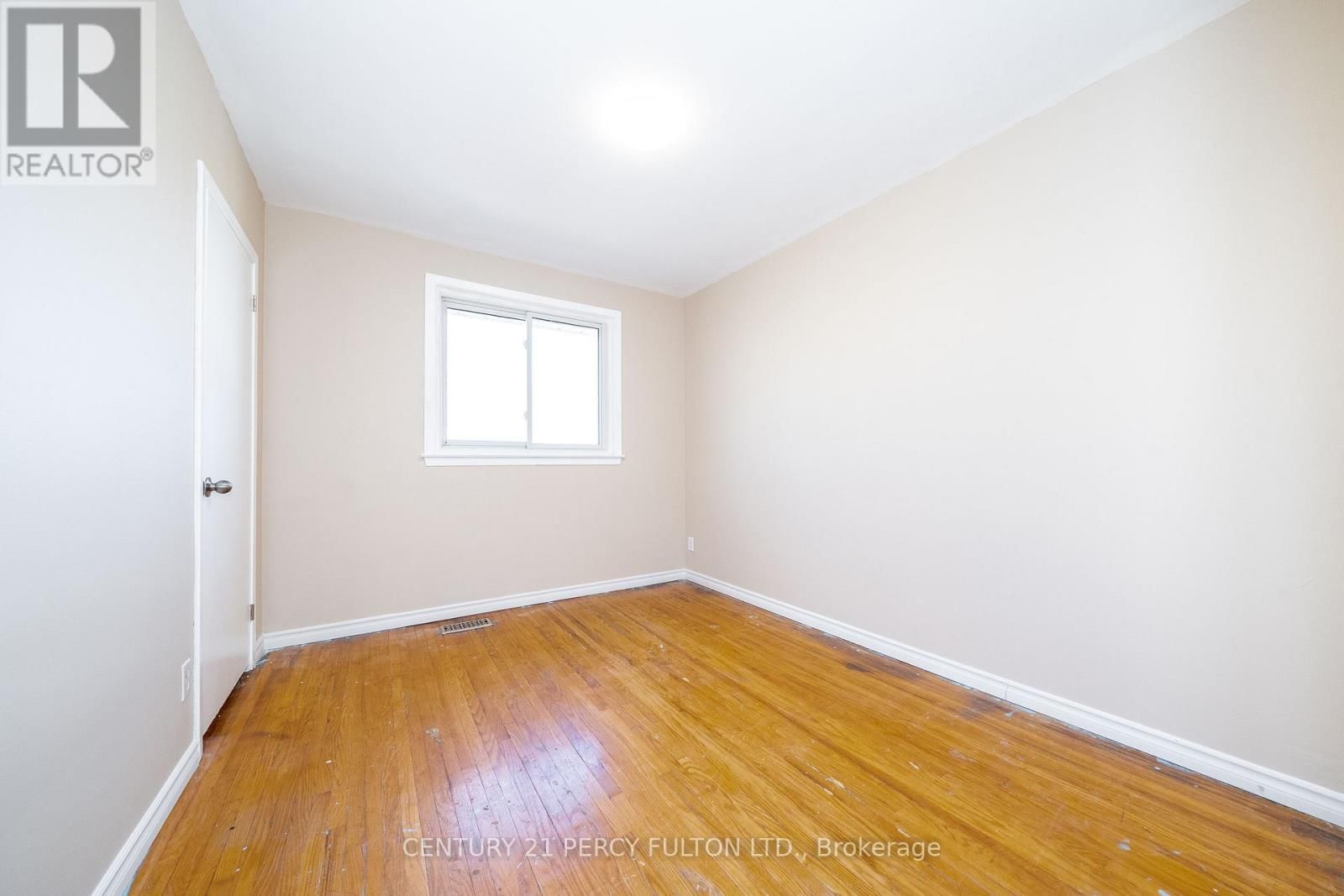 71 WEIR CRESCENT Image 14