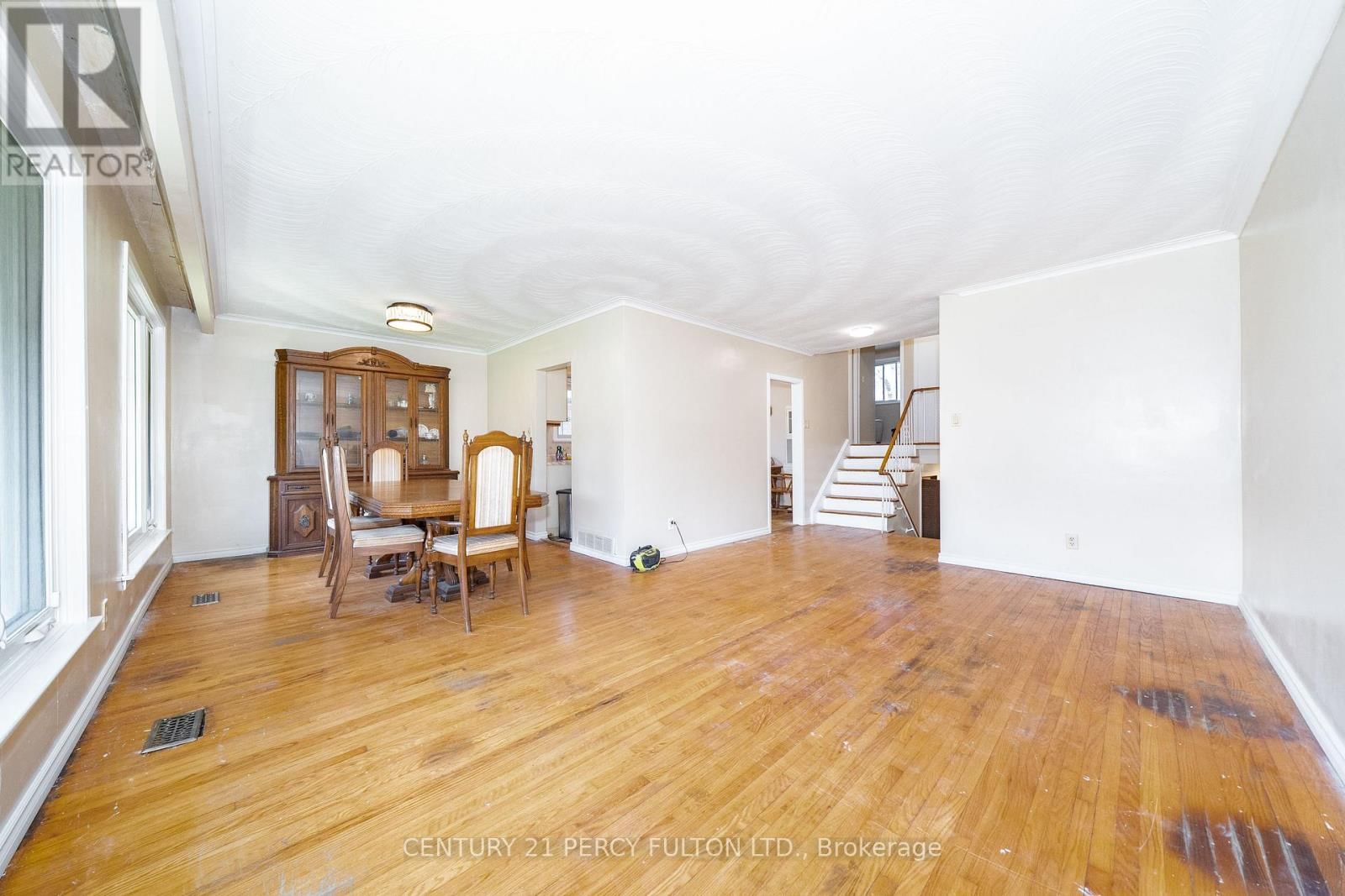 71 WEIR CRESCENT Image 5