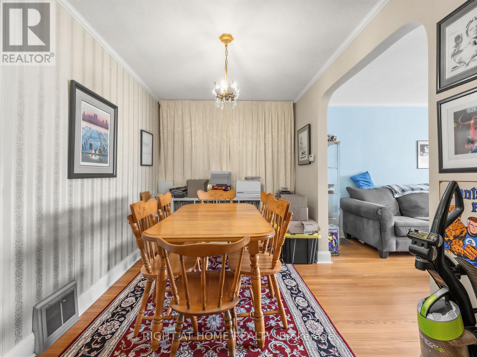 524 COLBORNE STREET EAST Image 11