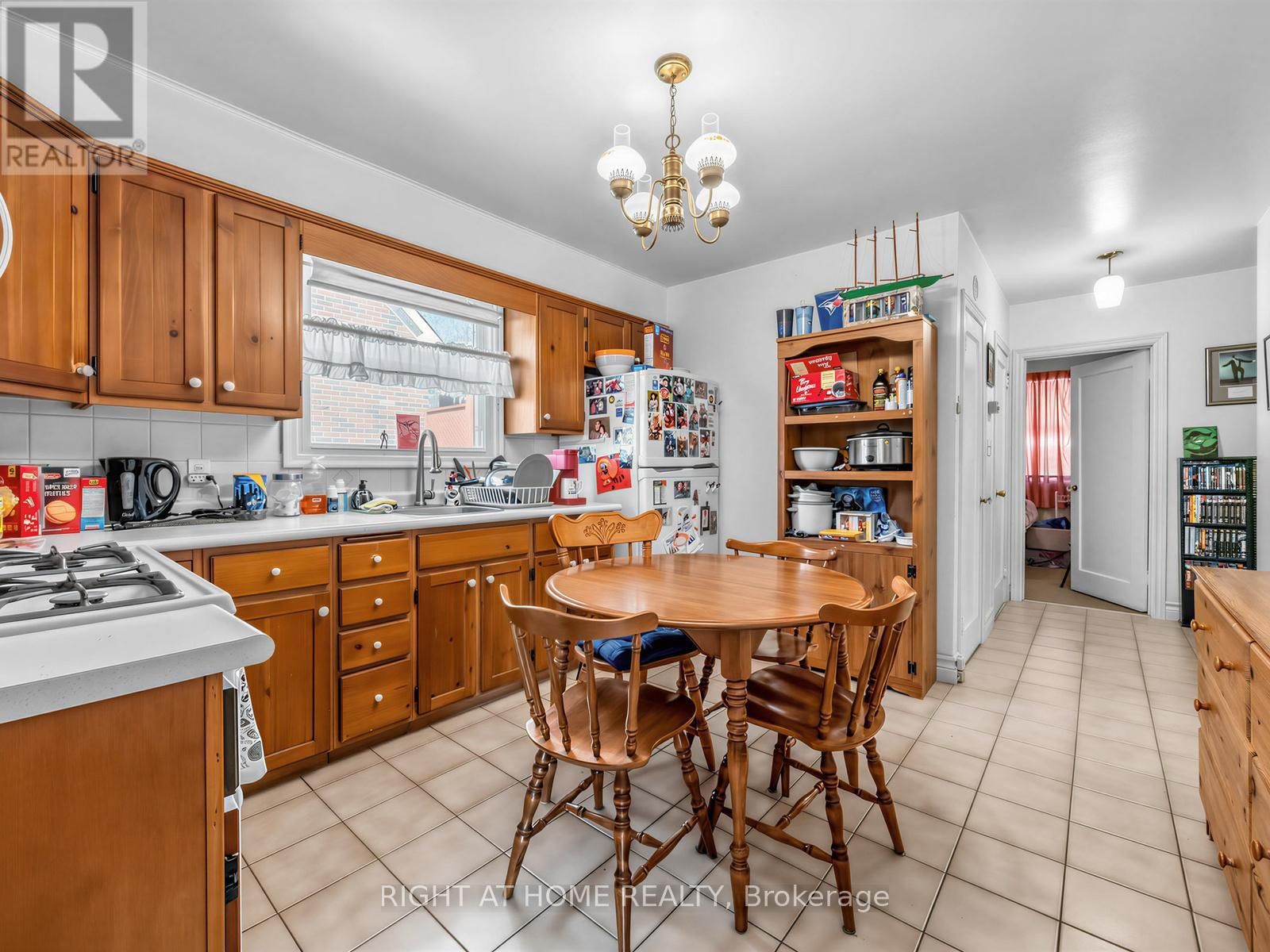 524 COLBORNE STREET EAST Image 12