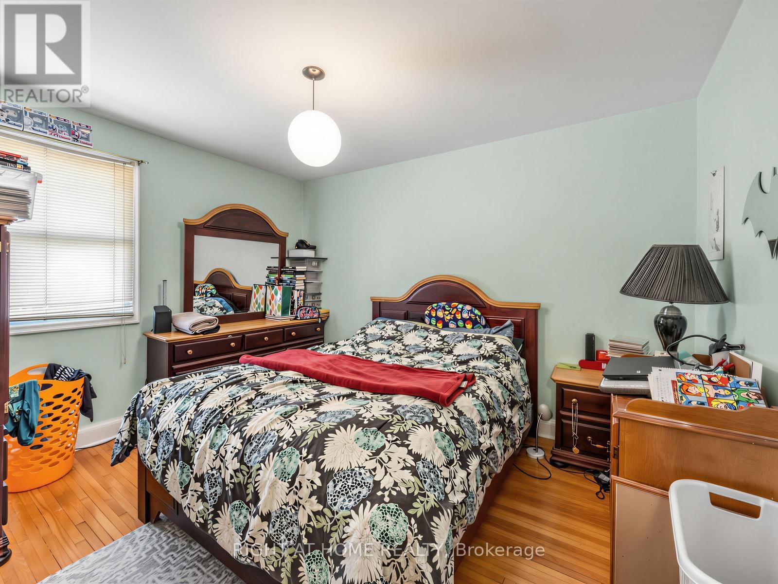 524 COLBORNE STREET EAST Image 15