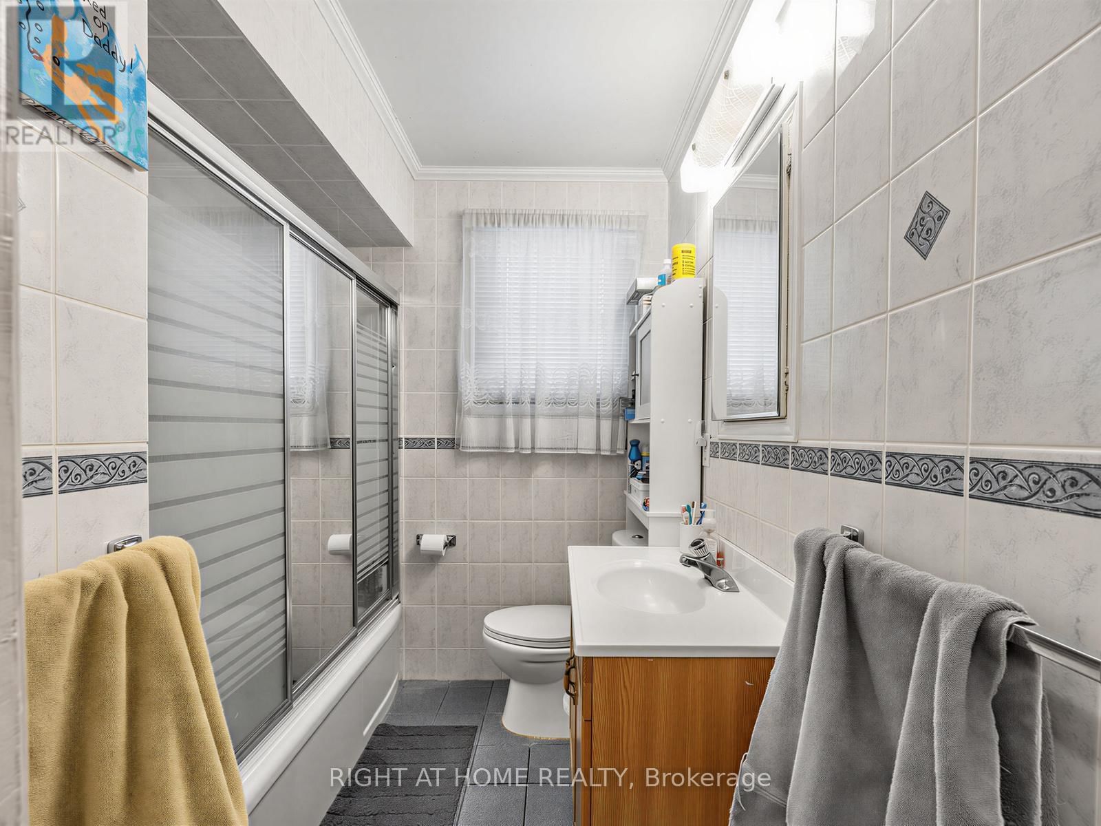 524 COLBORNE STREET EAST Image 19