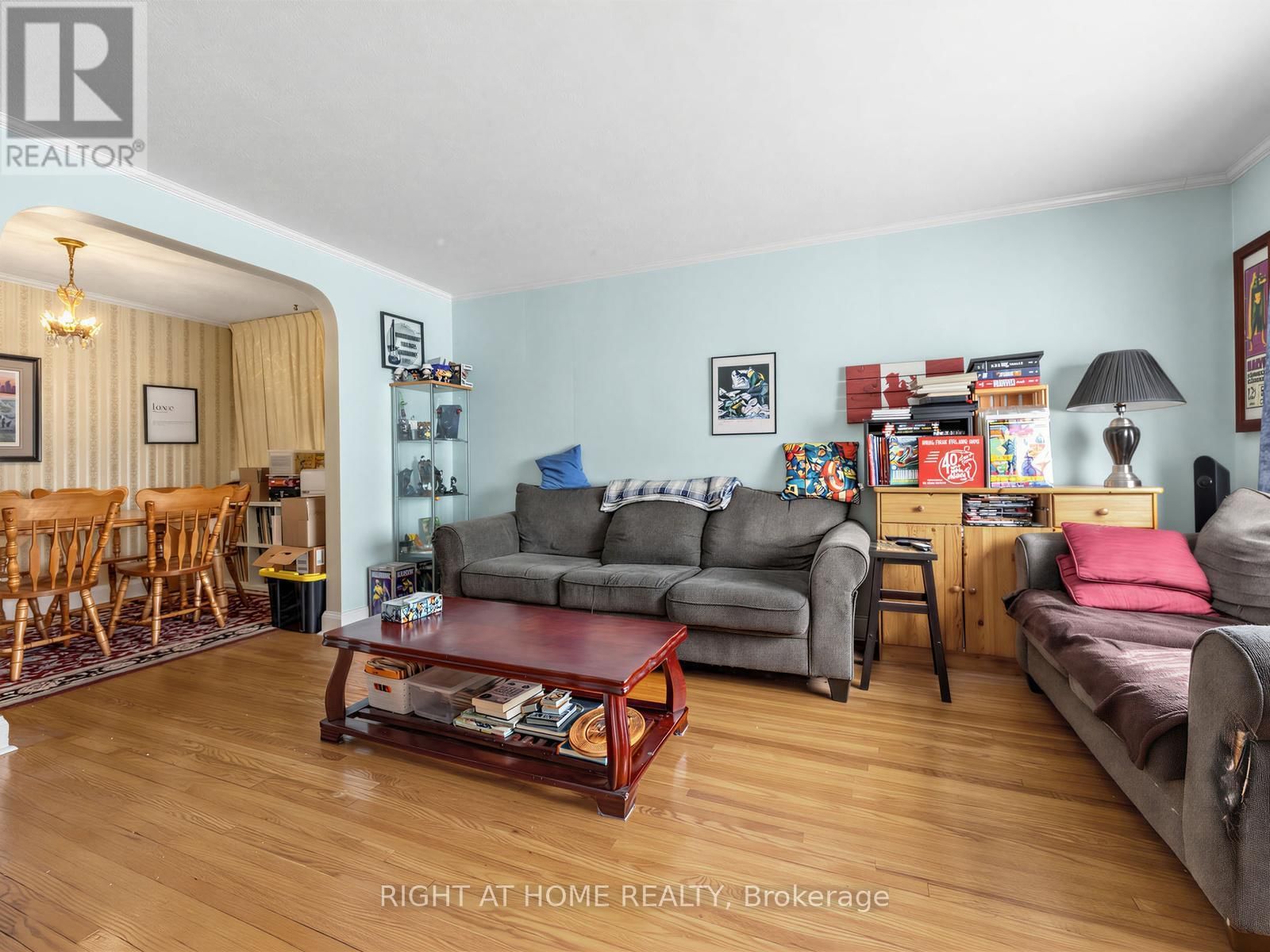 524 COLBORNE STREET EAST Image 6