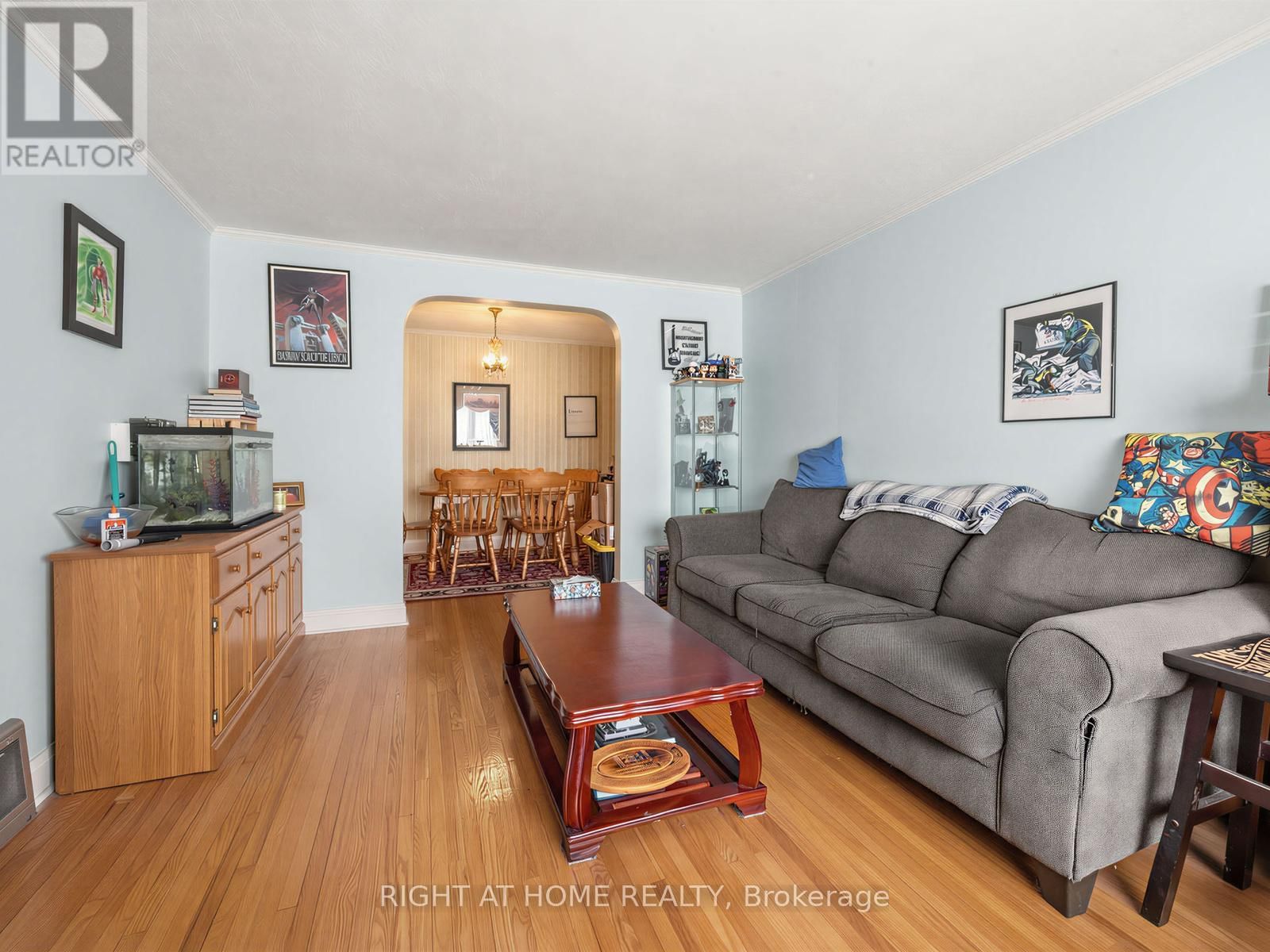 524 COLBORNE STREET EAST Image 8