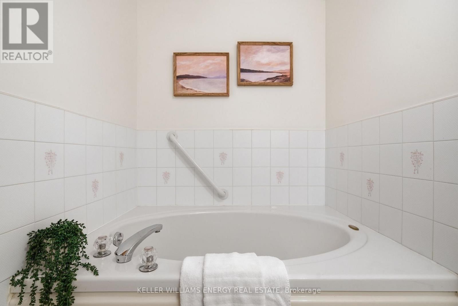 610 - 360 WATSON STREET WEST Image 12