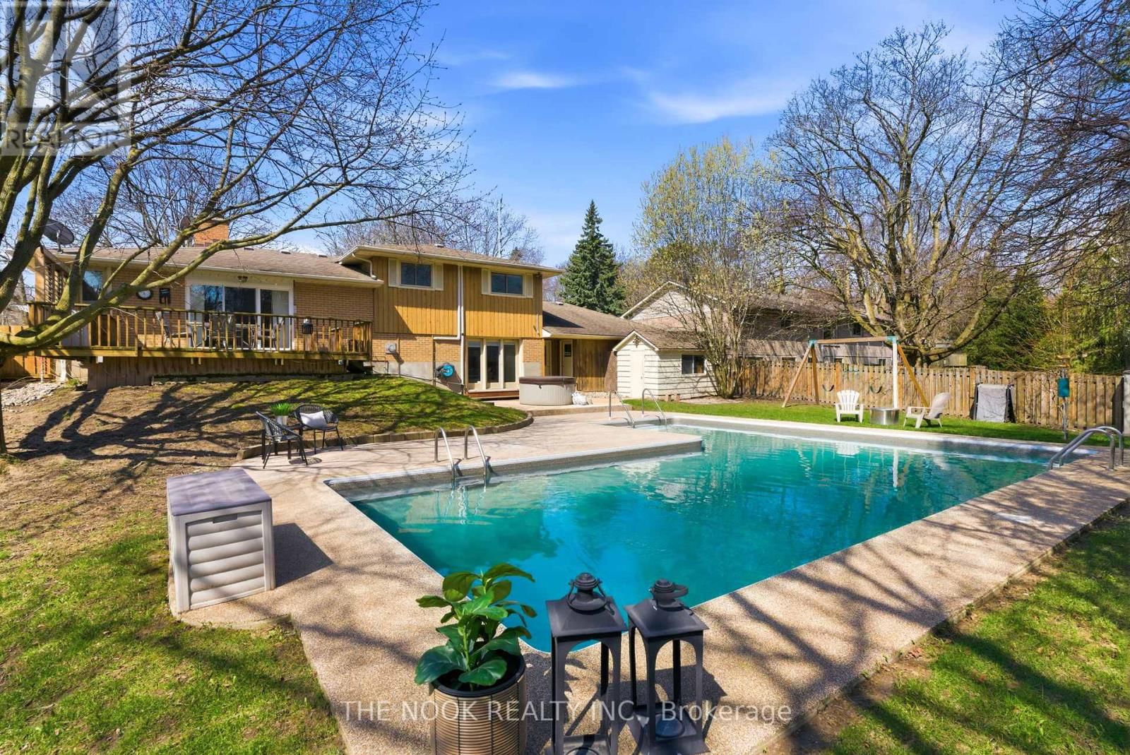 159 LIBERTY STREET NORTH Image 11