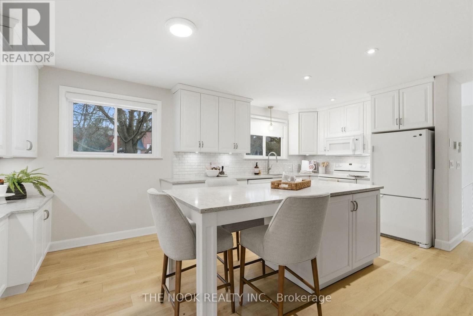 159 LIBERTY STREET NORTH Image 27