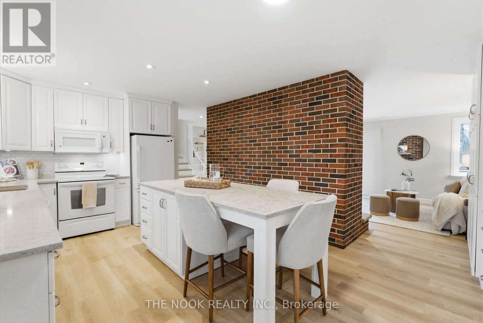 159 LIBERTY STREET NORTH Image 29