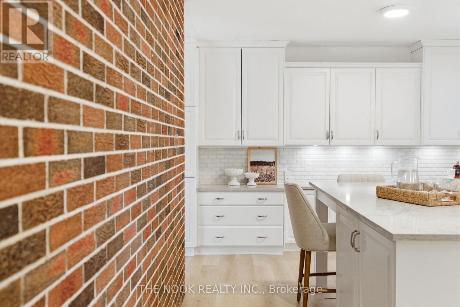 159 LIBERTY STREET NORTH Image 31