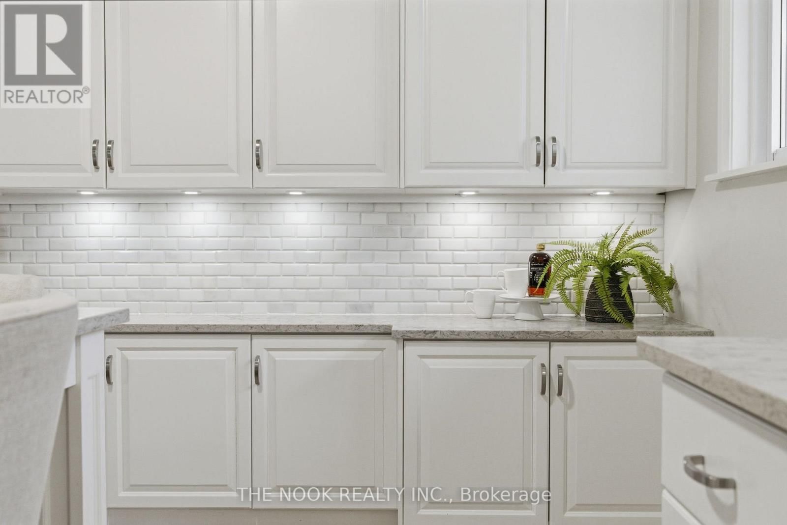 159 LIBERTY STREET NORTH Image 33