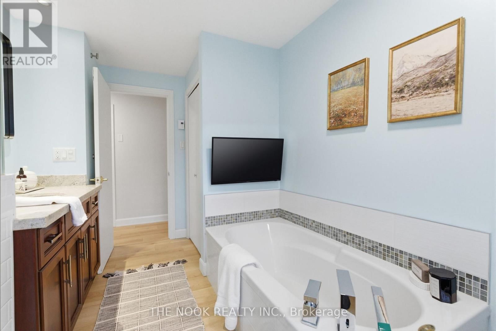 159 LIBERTY STREET NORTH Image 39