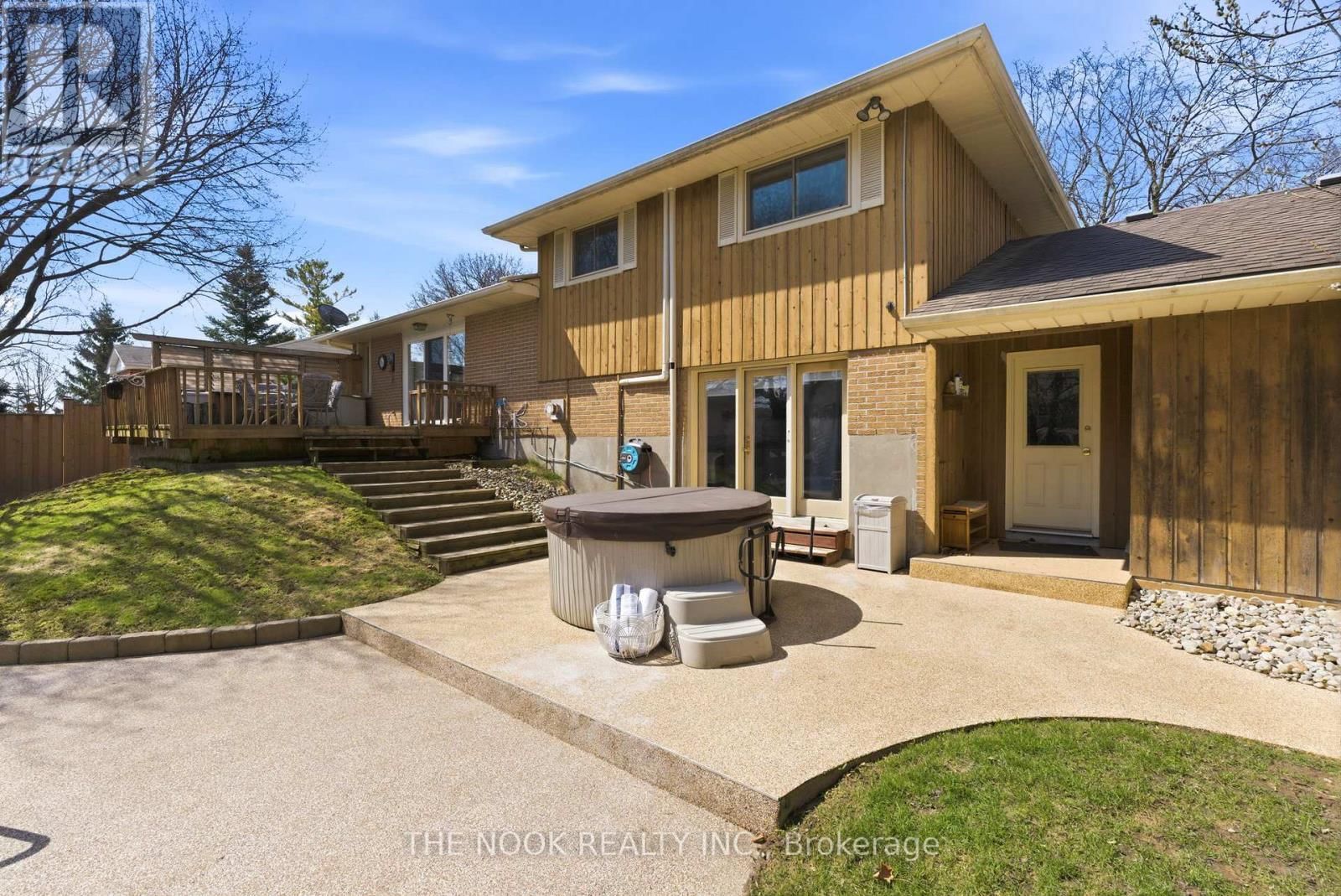 159 LIBERTY STREET NORTH Image 9