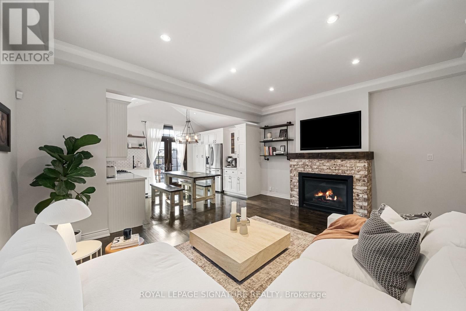 220 WESTLAKE AVENUE Image 4