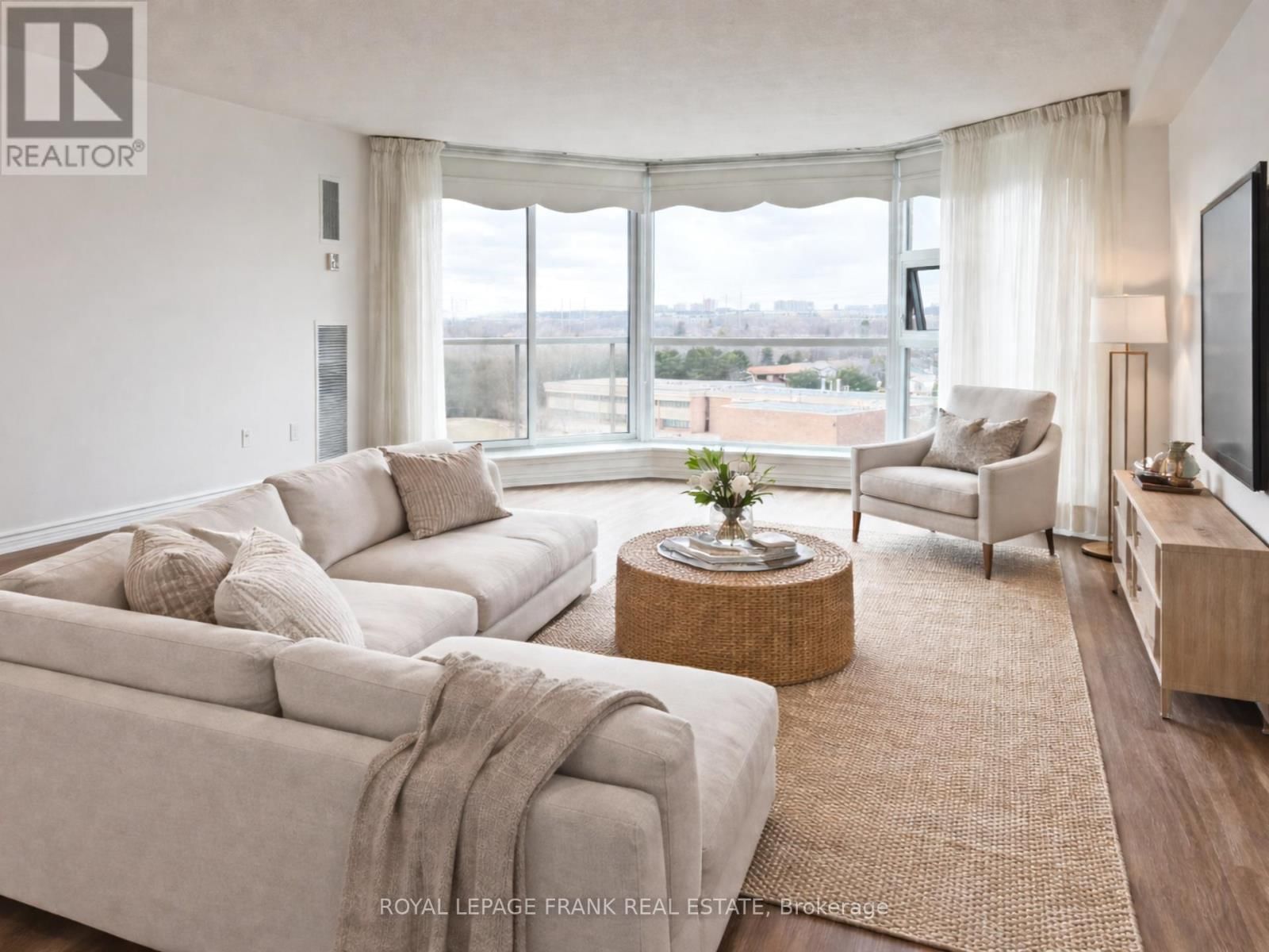 819 - 20 DEAN PARK ROAD Image 10