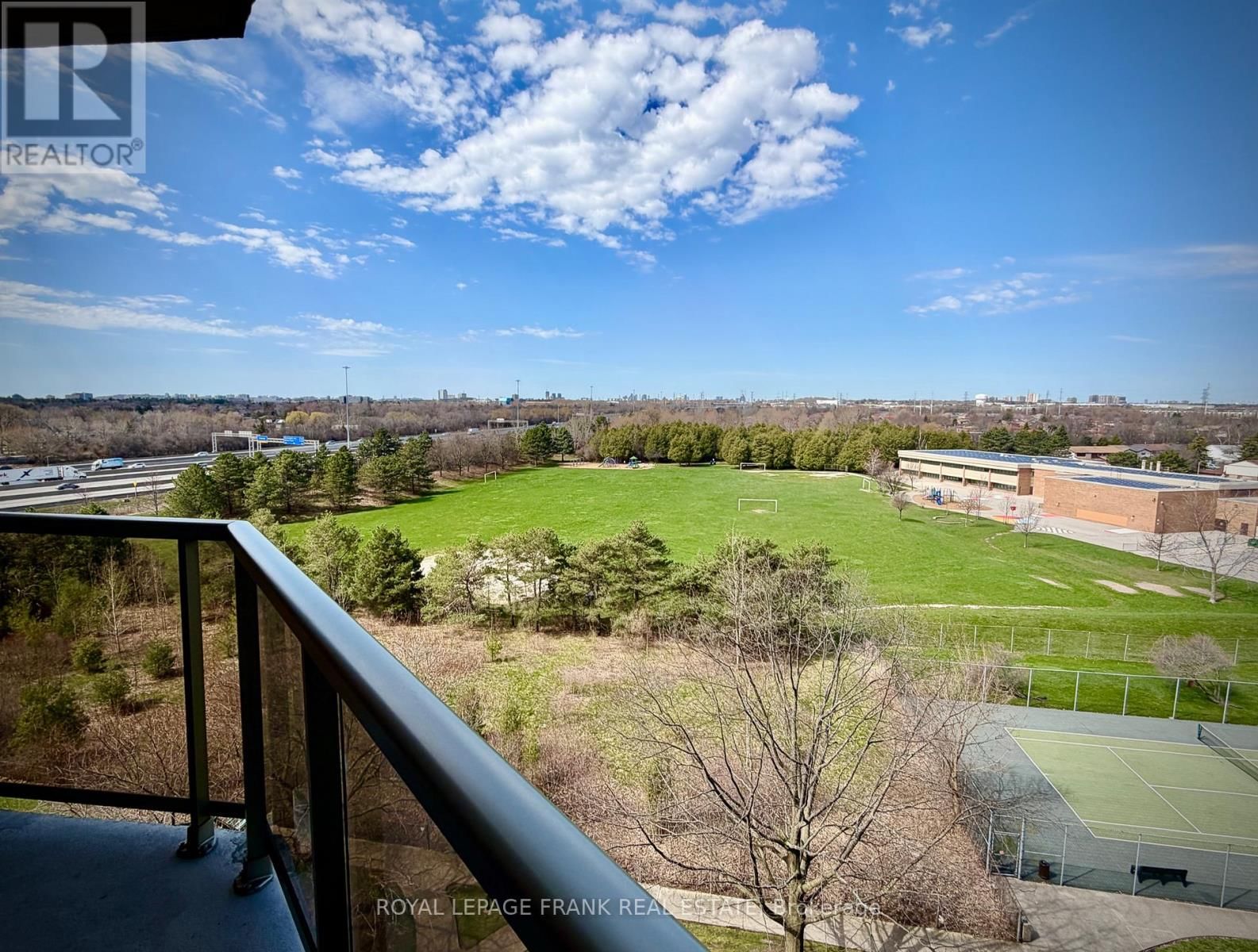 819 - 20 DEAN PARK ROAD Image 17