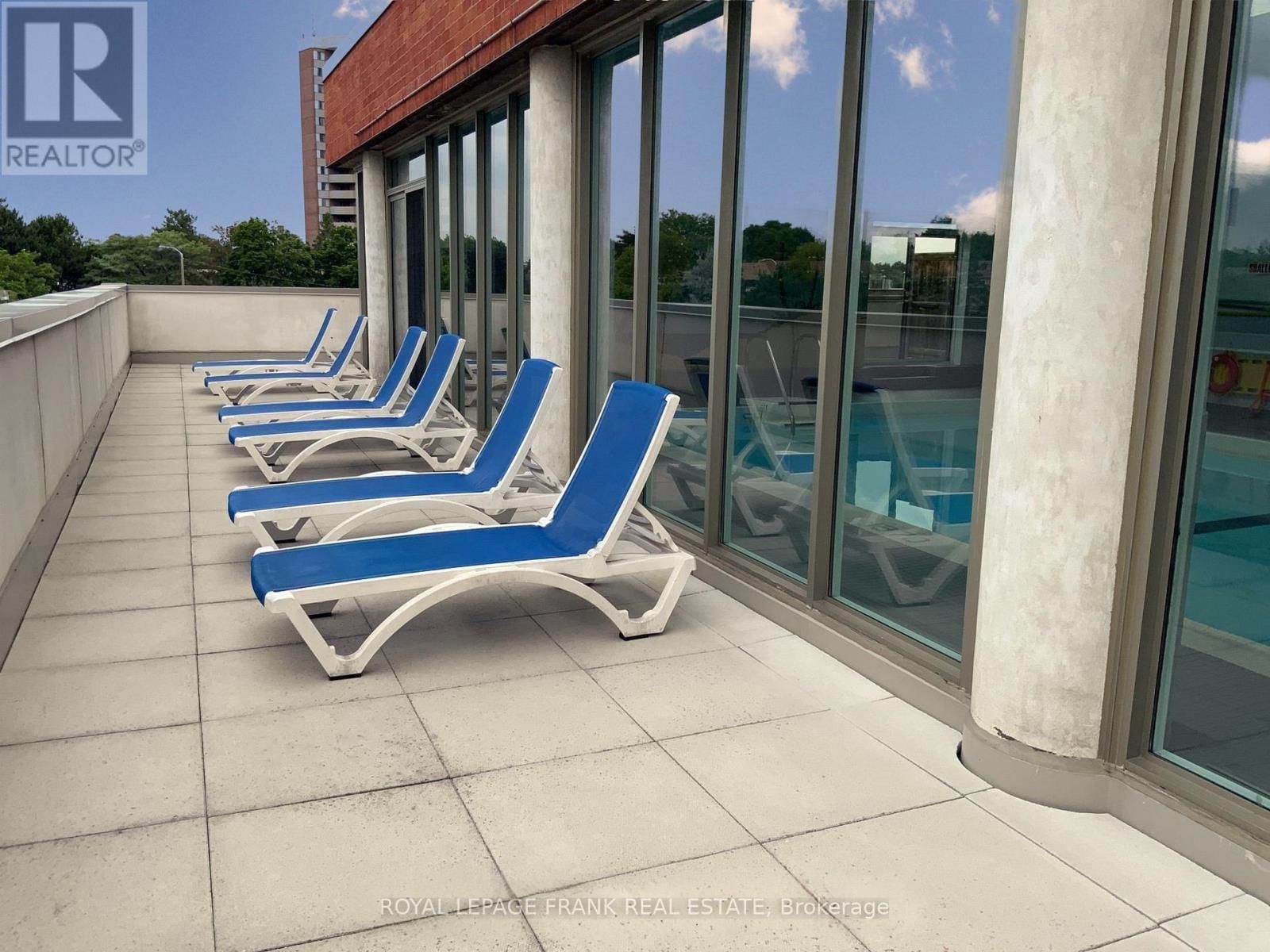 819 - 20 DEAN PARK ROAD Image 22