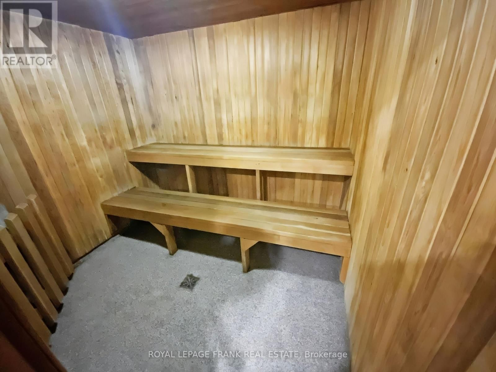 819 - 20 DEAN PARK ROAD Image 26