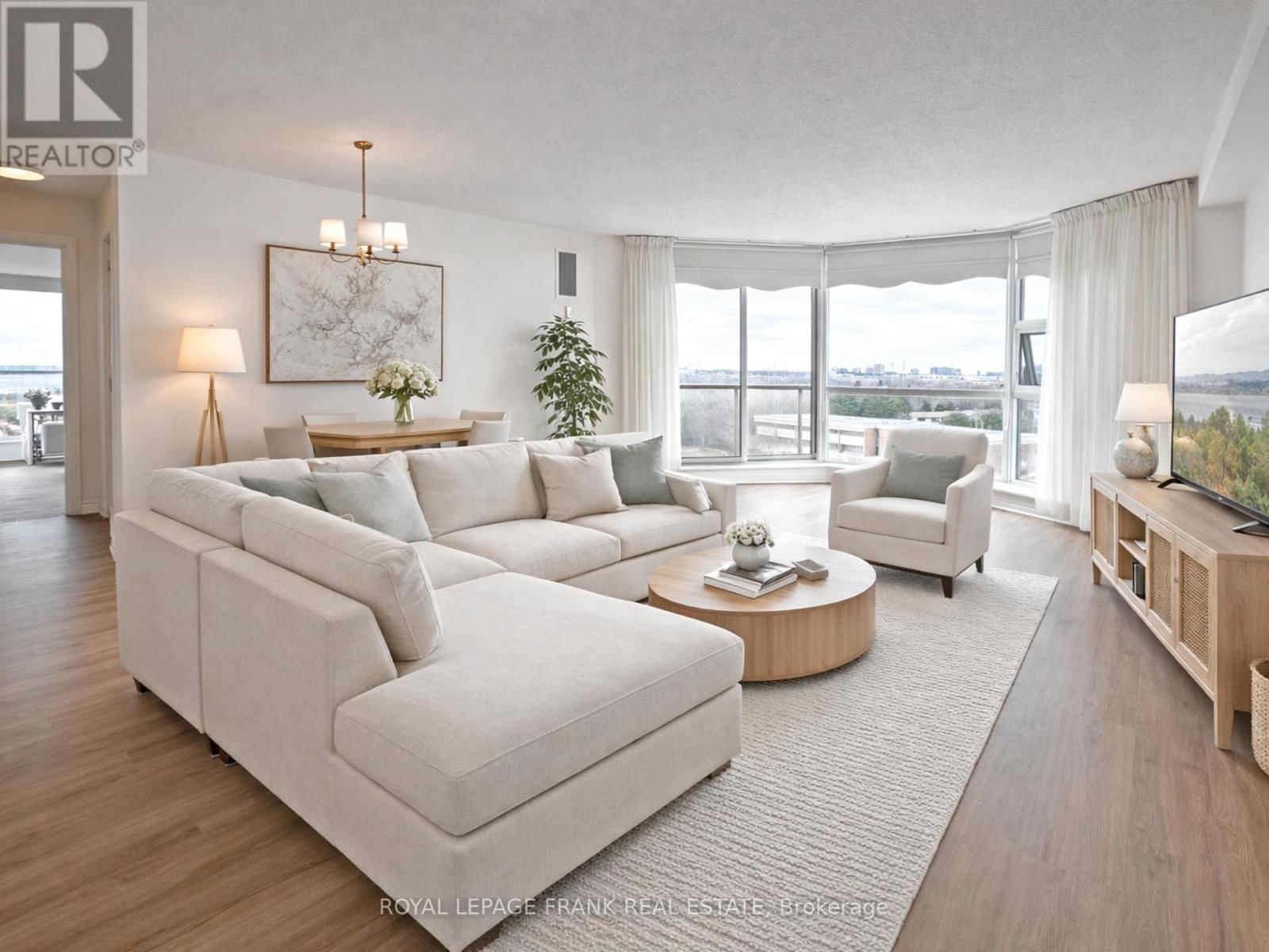 819 - 20 DEAN PARK ROAD Image 3