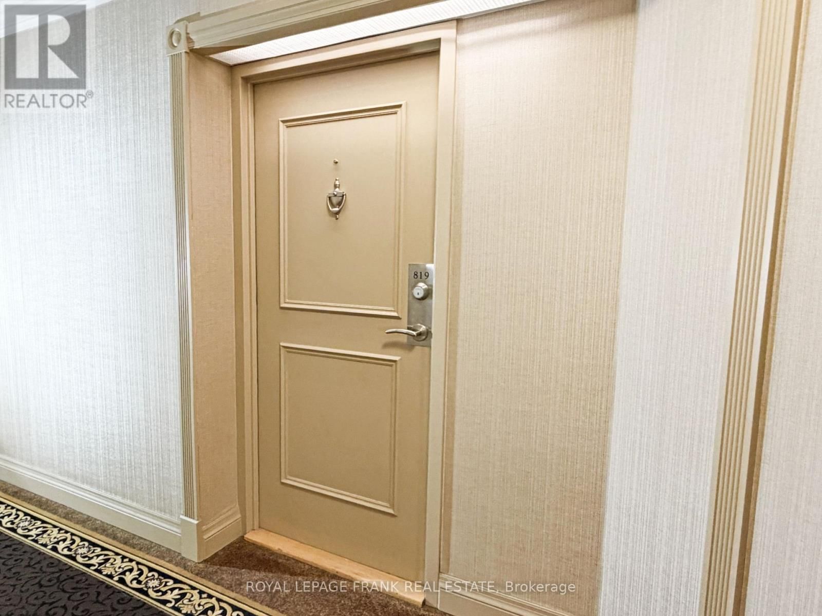 819 - 20 DEAN PARK ROAD Image 4