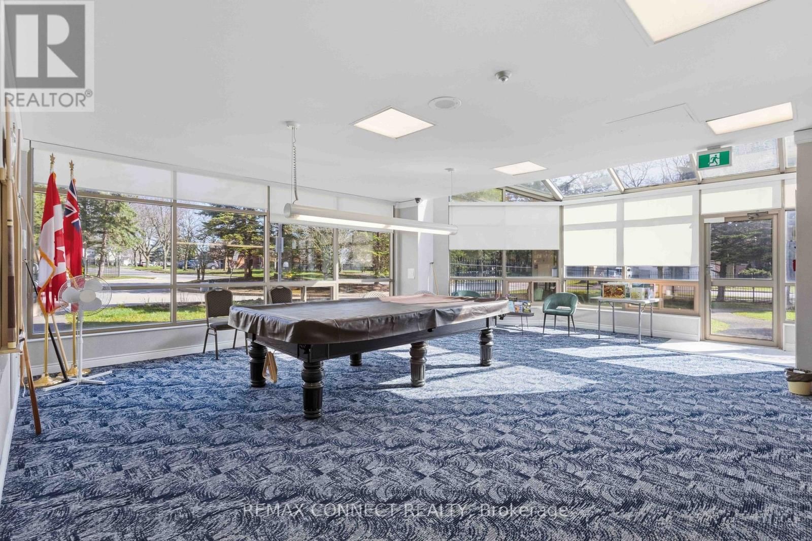 814 - 712 ROSSLAND ROAD Image 29