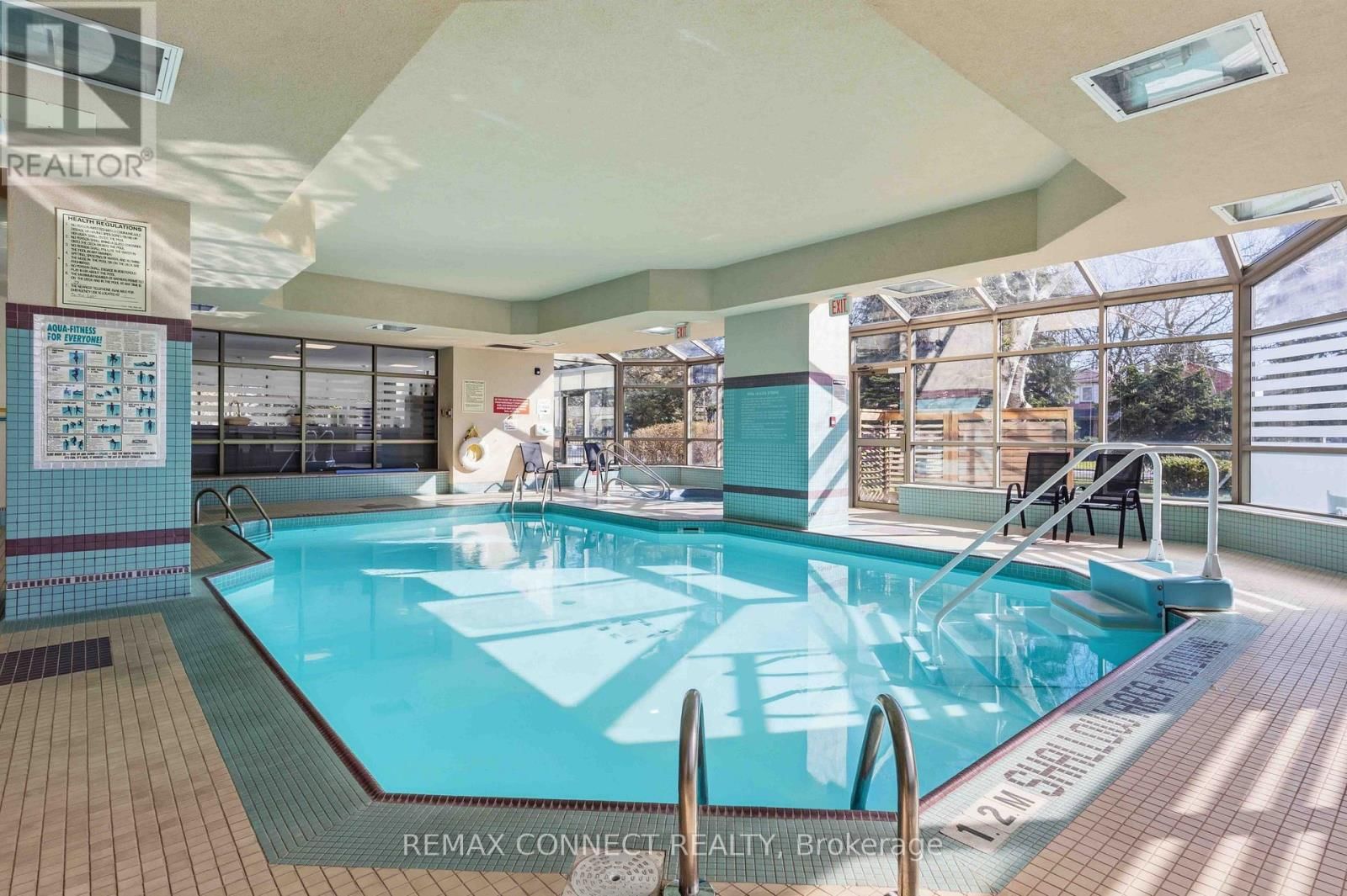 814 - 712 ROSSLAND ROAD Image 31