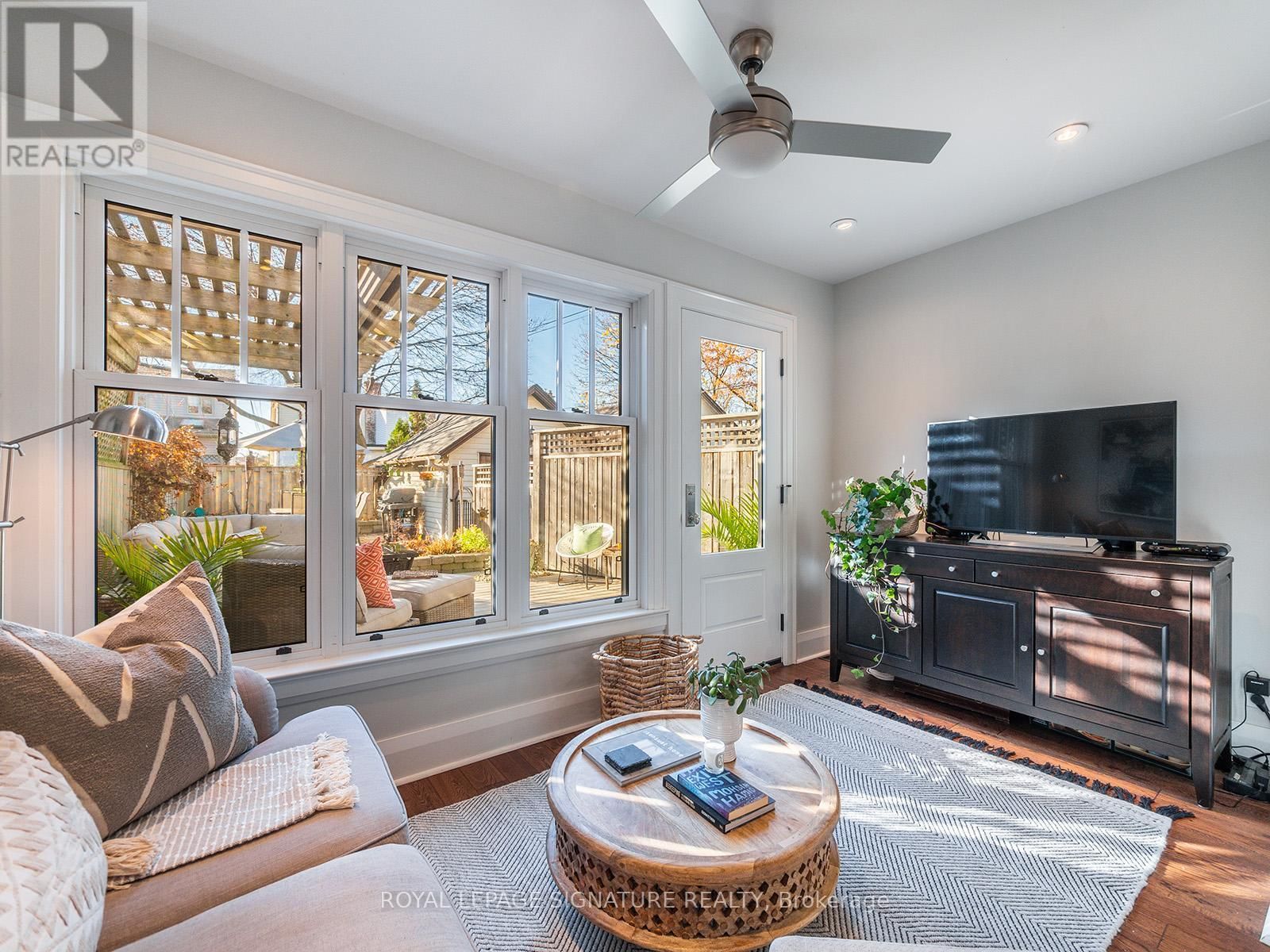 390 KINGSWOOD ROAD Image 18