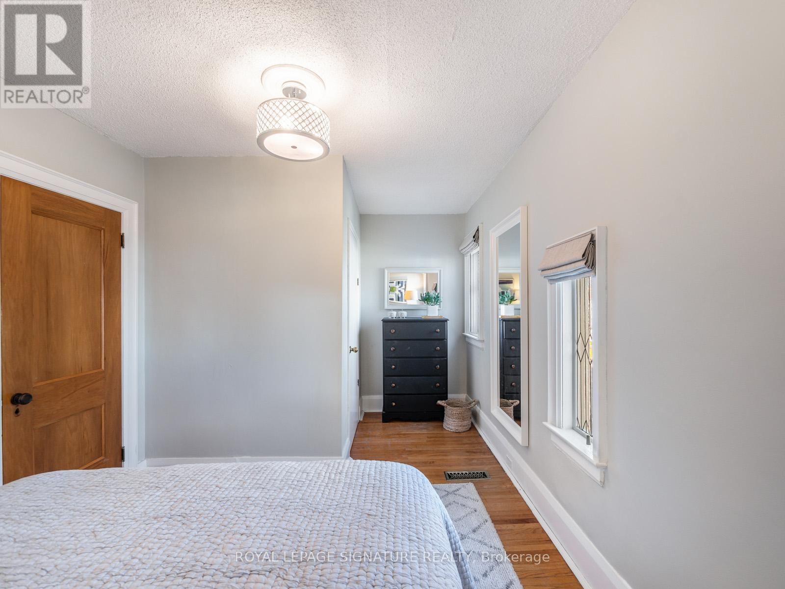 390 KINGSWOOD ROAD Image 23