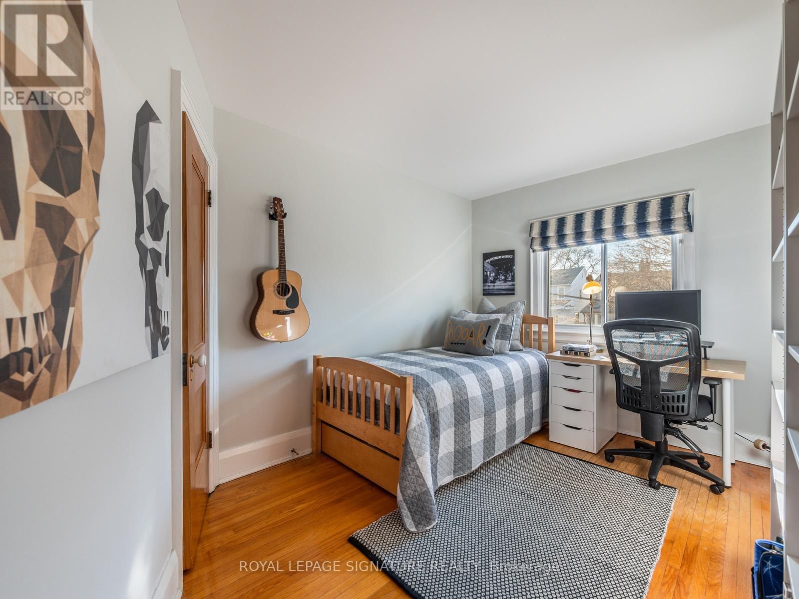 390 KINGSWOOD ROAD Image 25