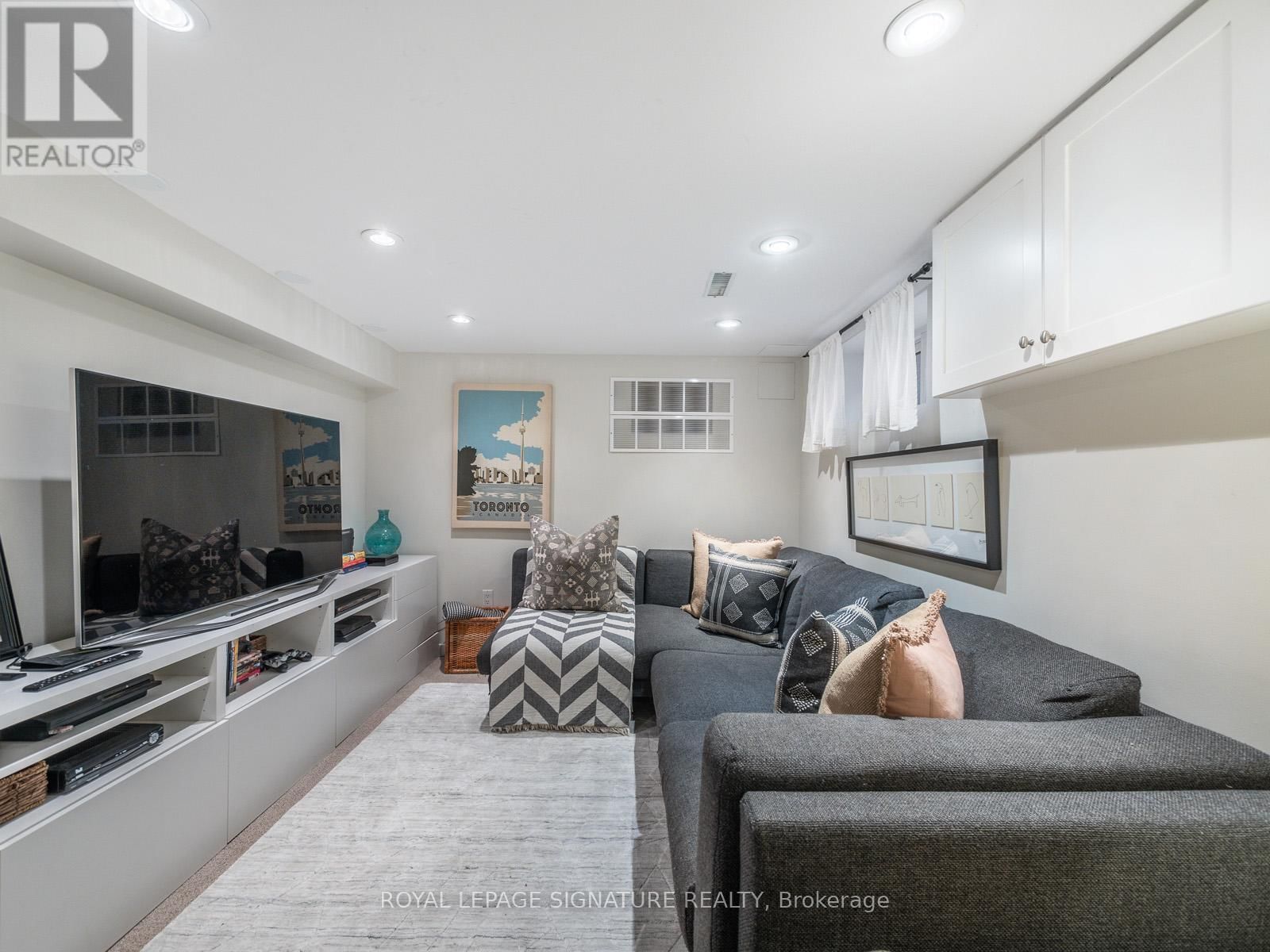 390 KINGSWOOD ROAD Image 28