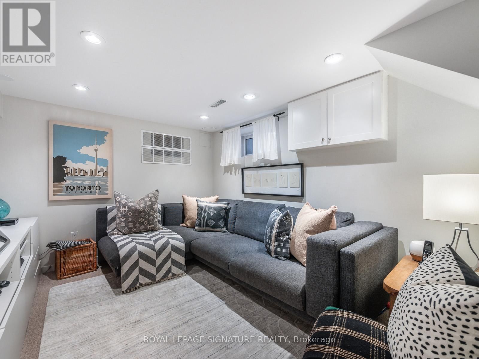 390 KINGSWOOD ROAD Image 29