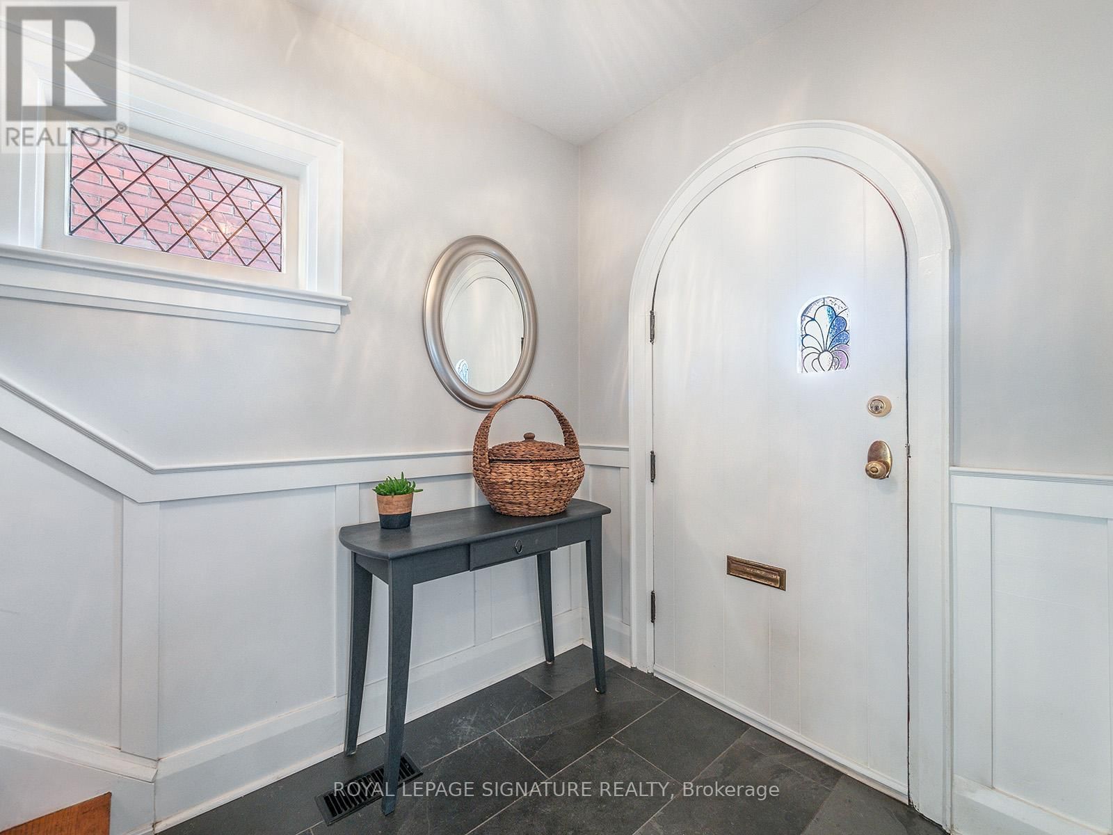 390 KINGSWOOD ROAD Image 8