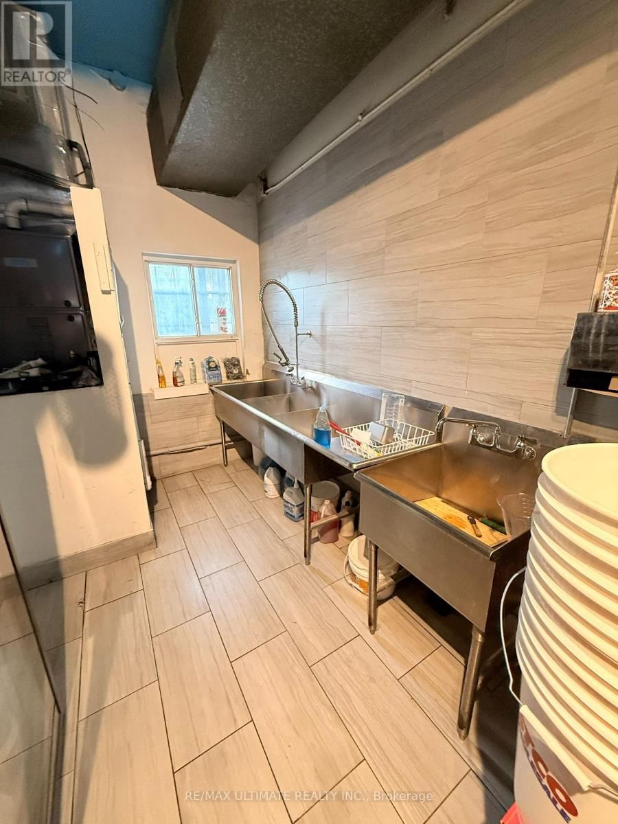 1027 COXWELL AVENUE Image 10