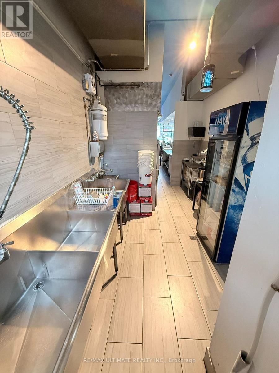 1027 COXWELL AVENUE Image 8