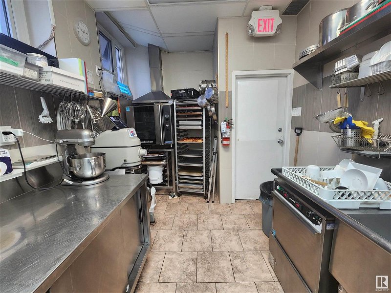 Image #1 of Restaurant for Sale at 10038 116 St Nw Nw, Edmonton, Alberta